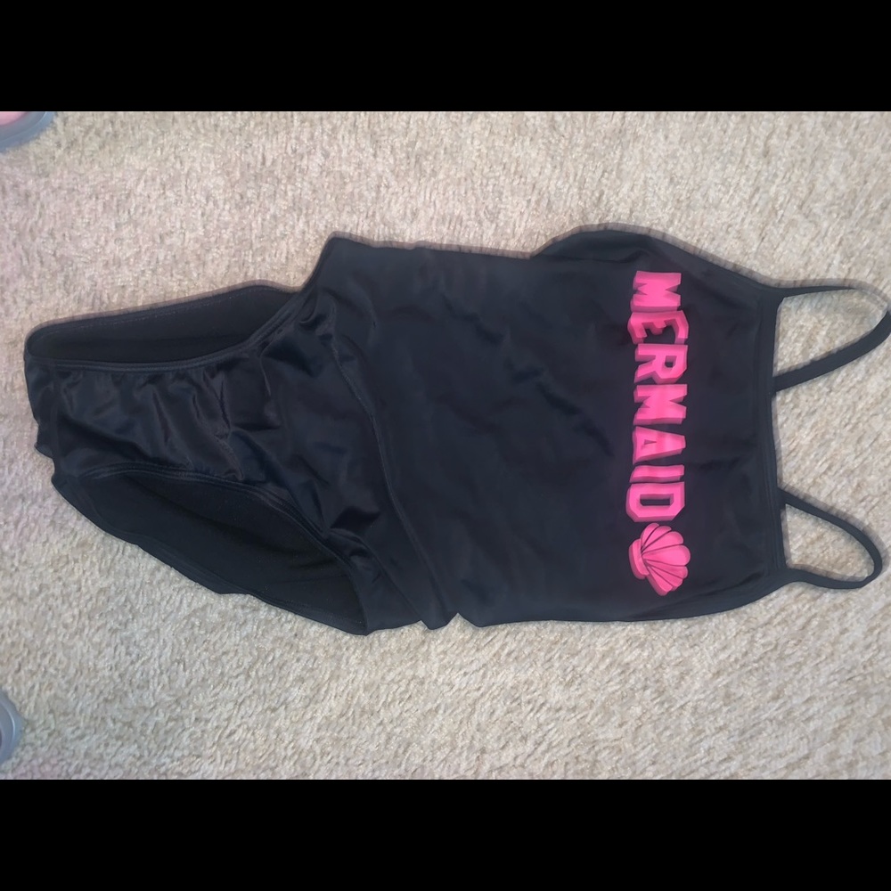 TYR WOMEN’S SWIM SUIT
